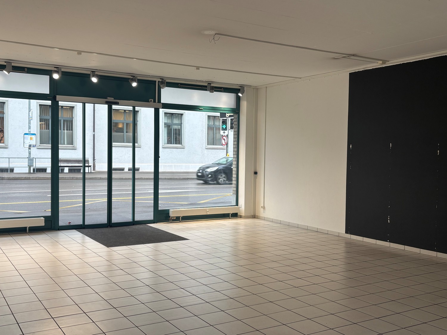 negozio di 120m²