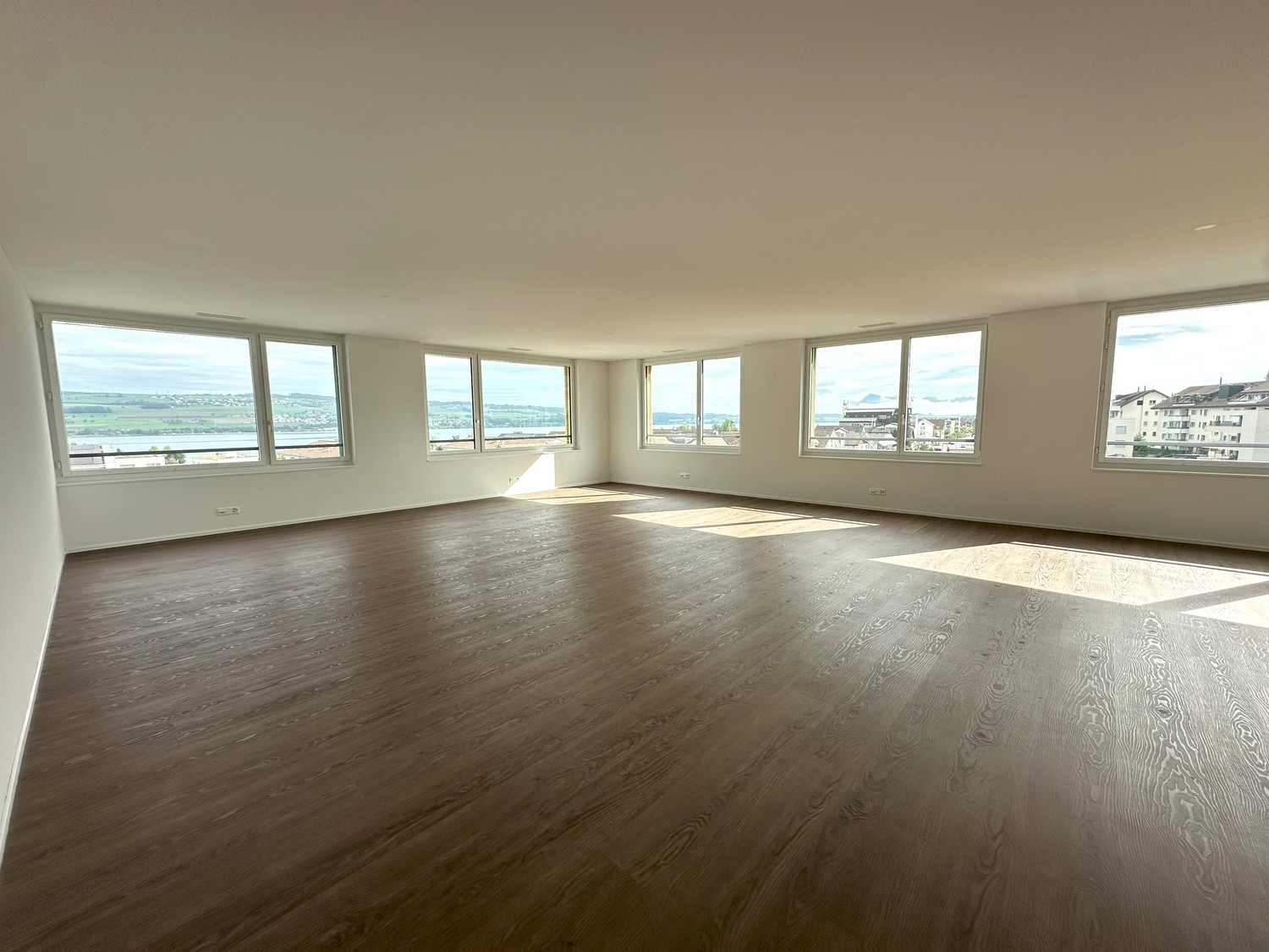 139m² bureau, photo 1 sur 10