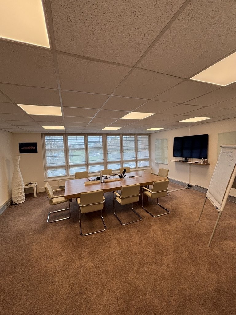 293m² office
