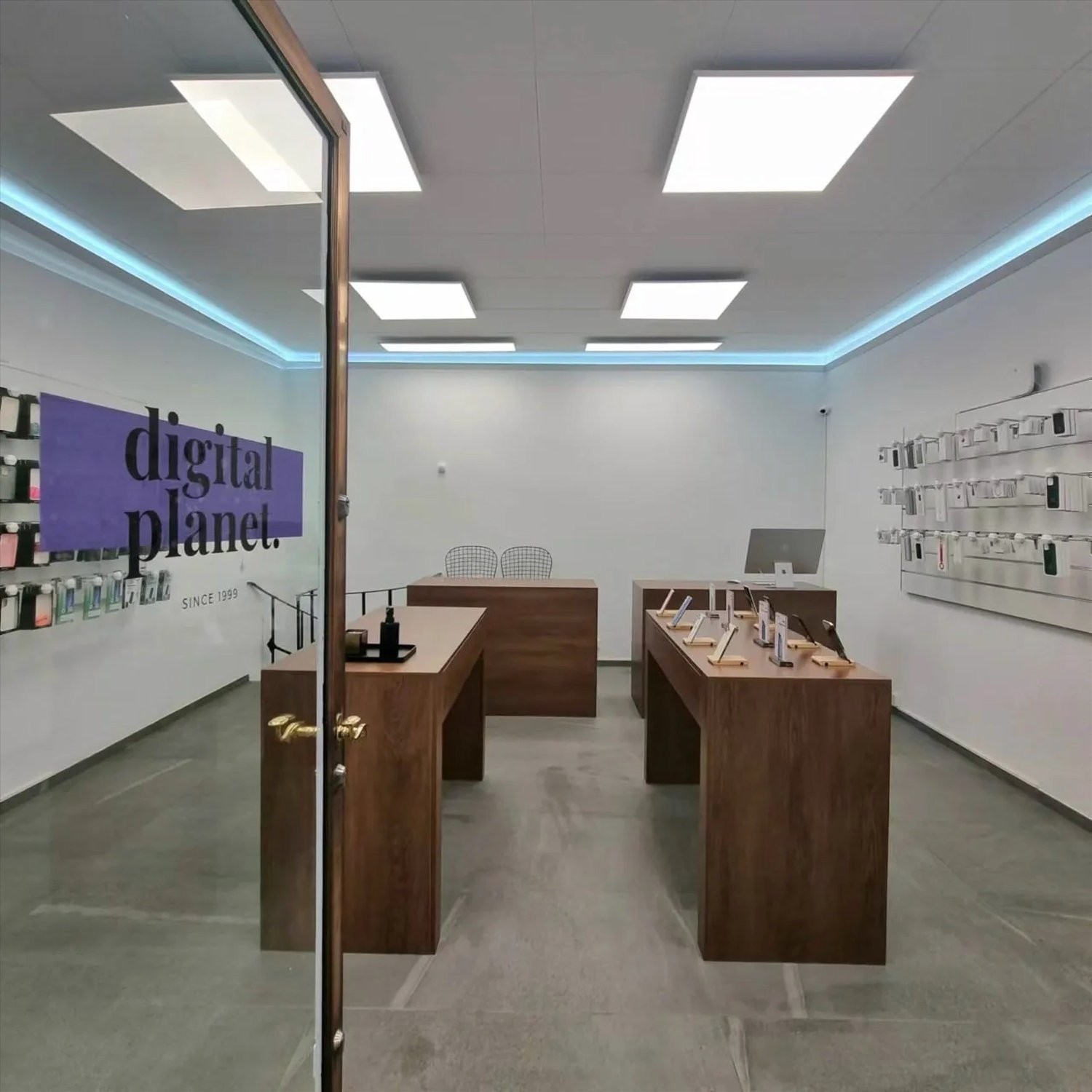69m² shop, photo 2 sur 2