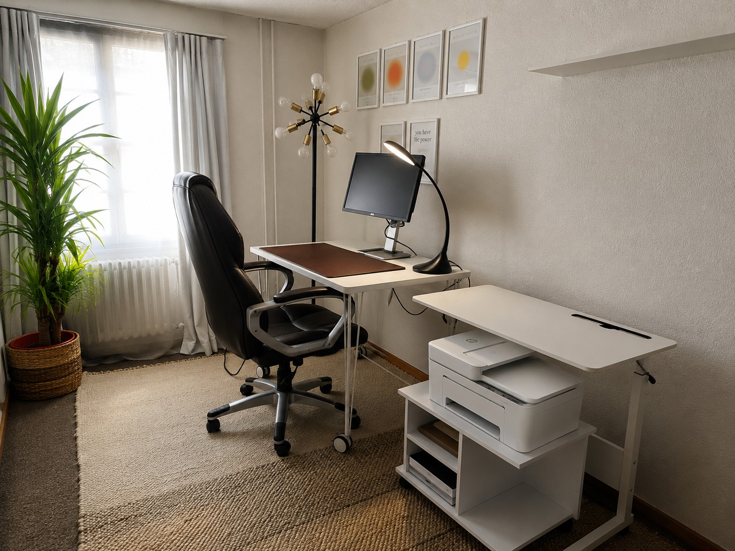Chambre dans une colocation

Magnifique suite privée de deux pièces (26 m²) meublée avec goût au sein d'une ferme suisse élégamment rénovée (246 m²) dans le village paisible de Wil ZH.
**Loyer mensuel : CHF 2 320 tout compris**, couvrant les charges, le chauffage, l'électricité, l'eau, le parking et, photo 1 sur 8