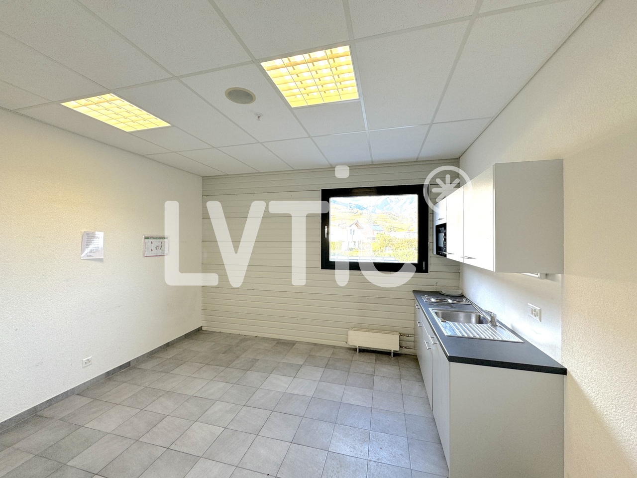 290m² shop, photo 5 sur 9