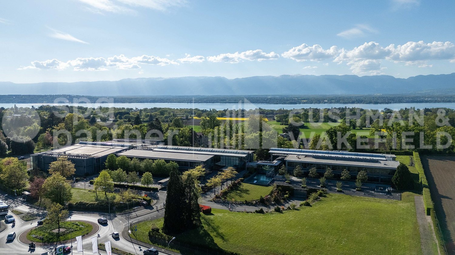 600m² office