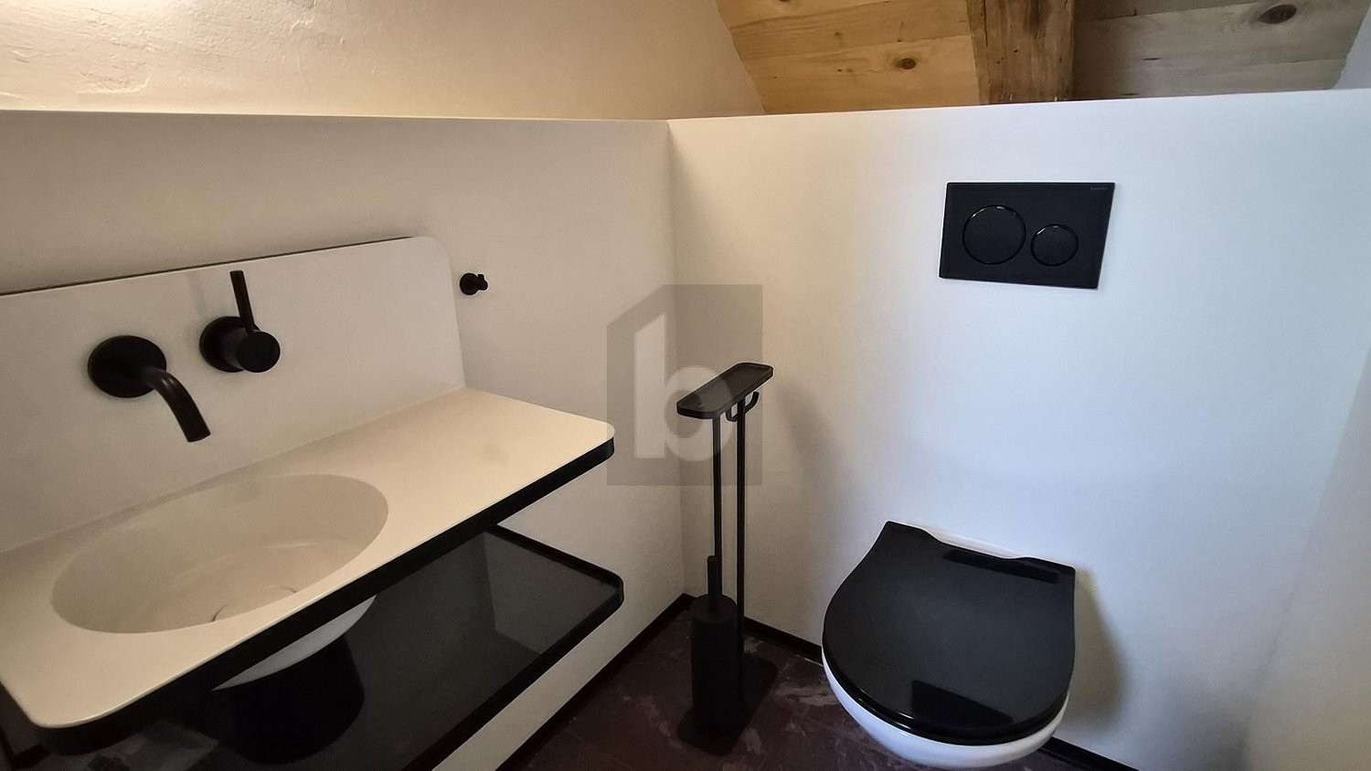 Appartement mansardé de 2 pièces, photo 4 sur 4