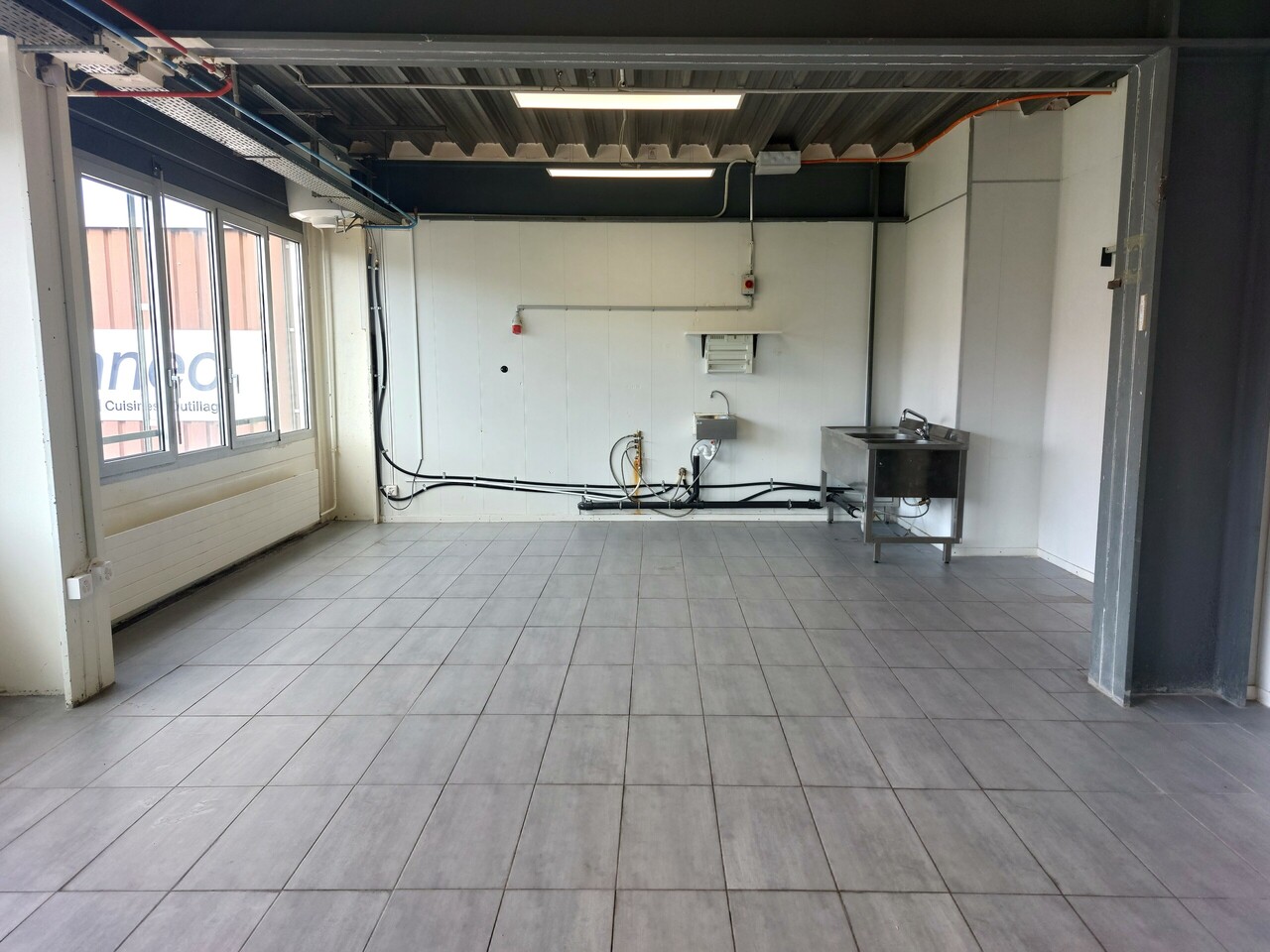 79m² commercial, photo 1 sur 7