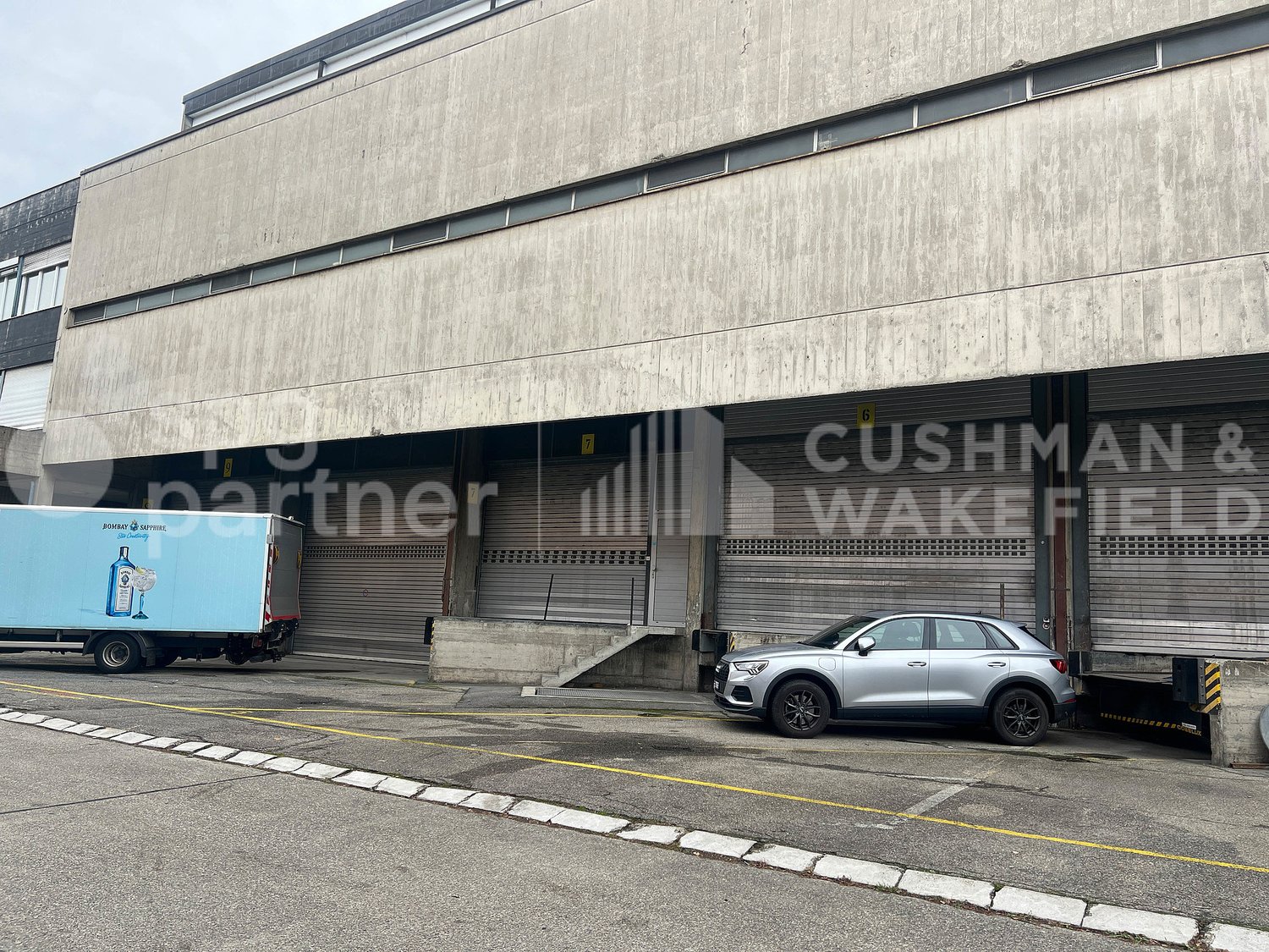 1500m² storage room