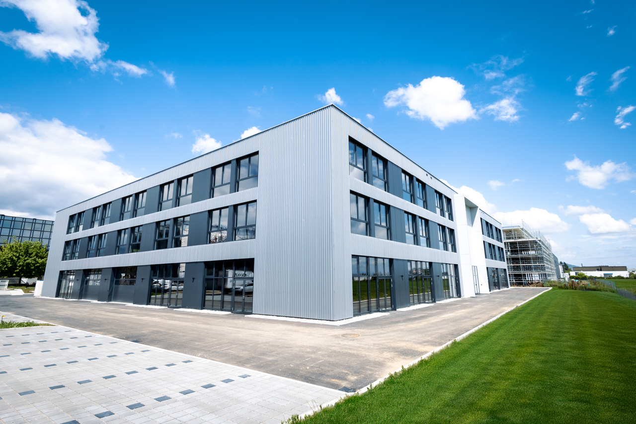 604m² commercial, photo 1 sur 10
