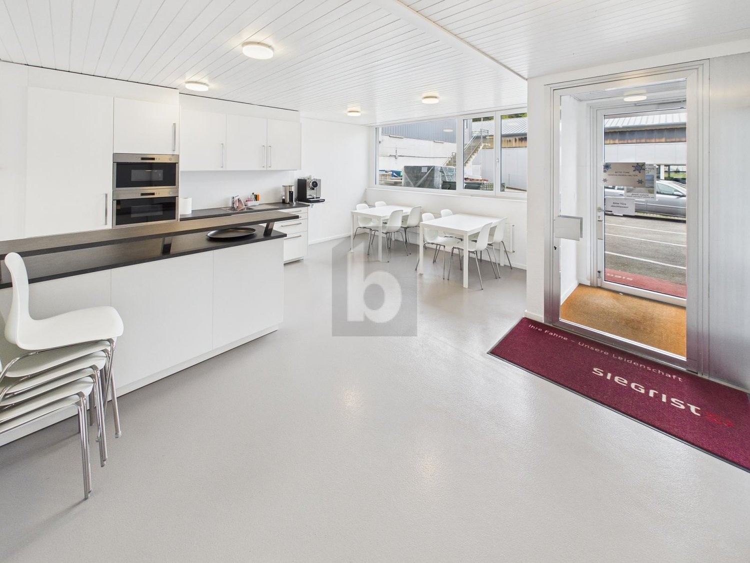 Bureau de 30m², photo 1 sur 4