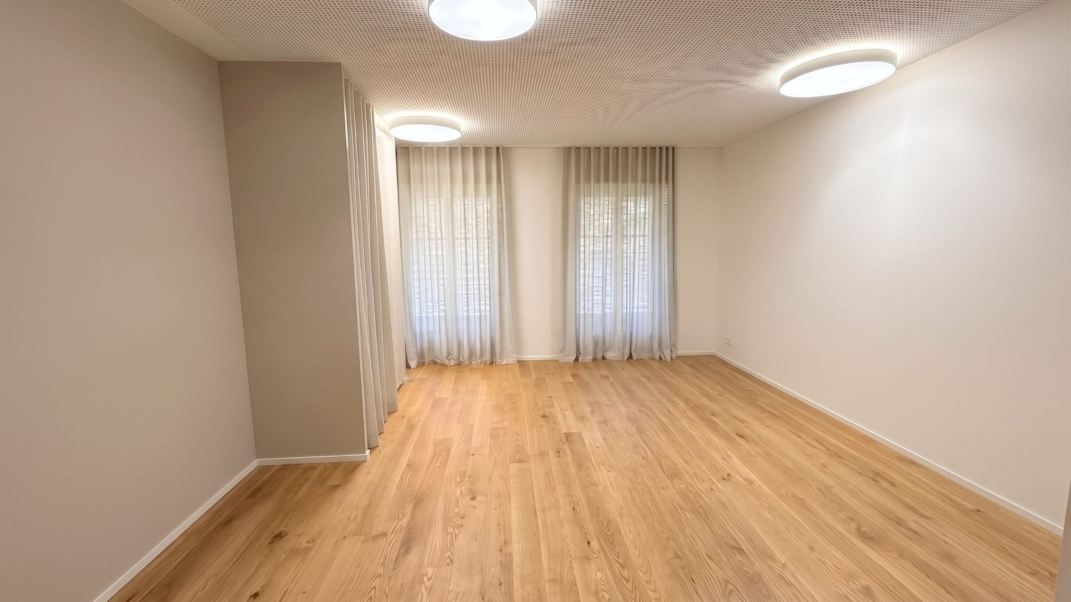 111m² commercial