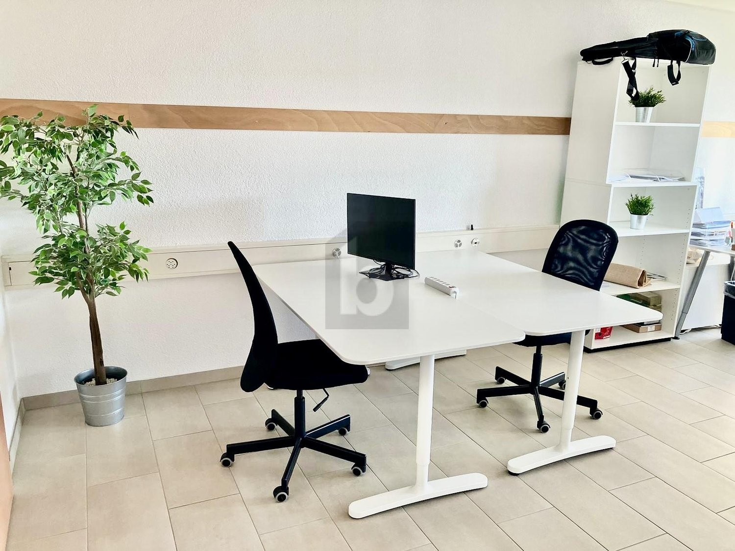 175m² office