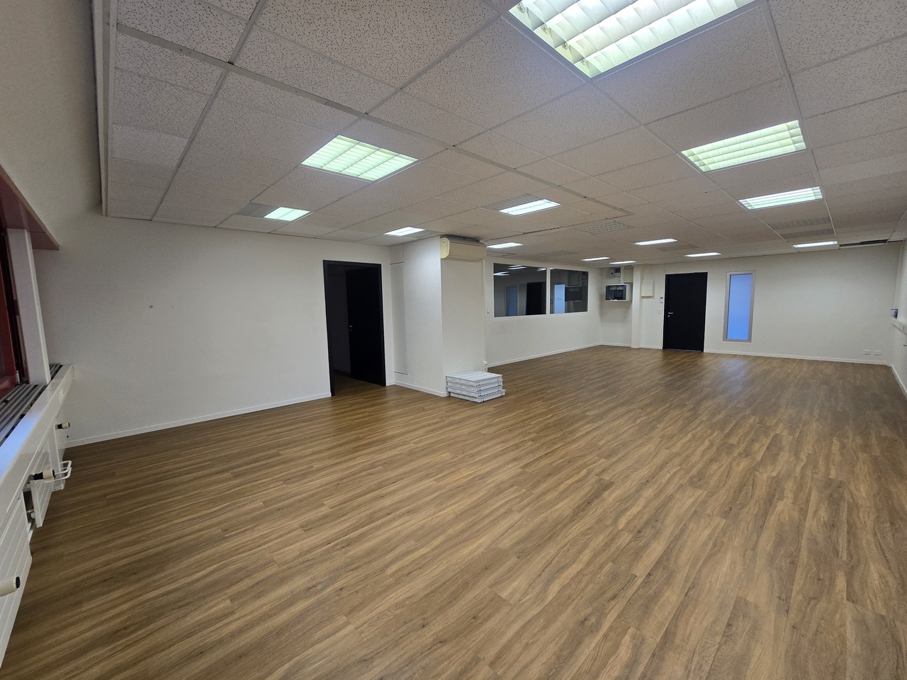 119m² office, photo 1 sur 7