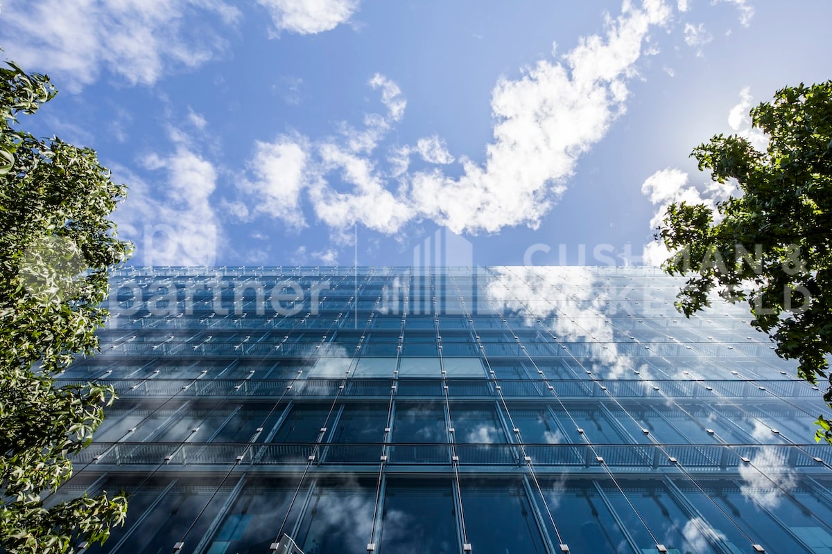 500m² office