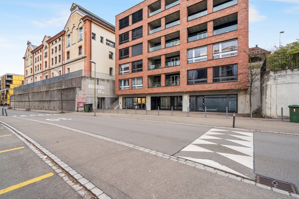 Place de stationnement couvert pour moto