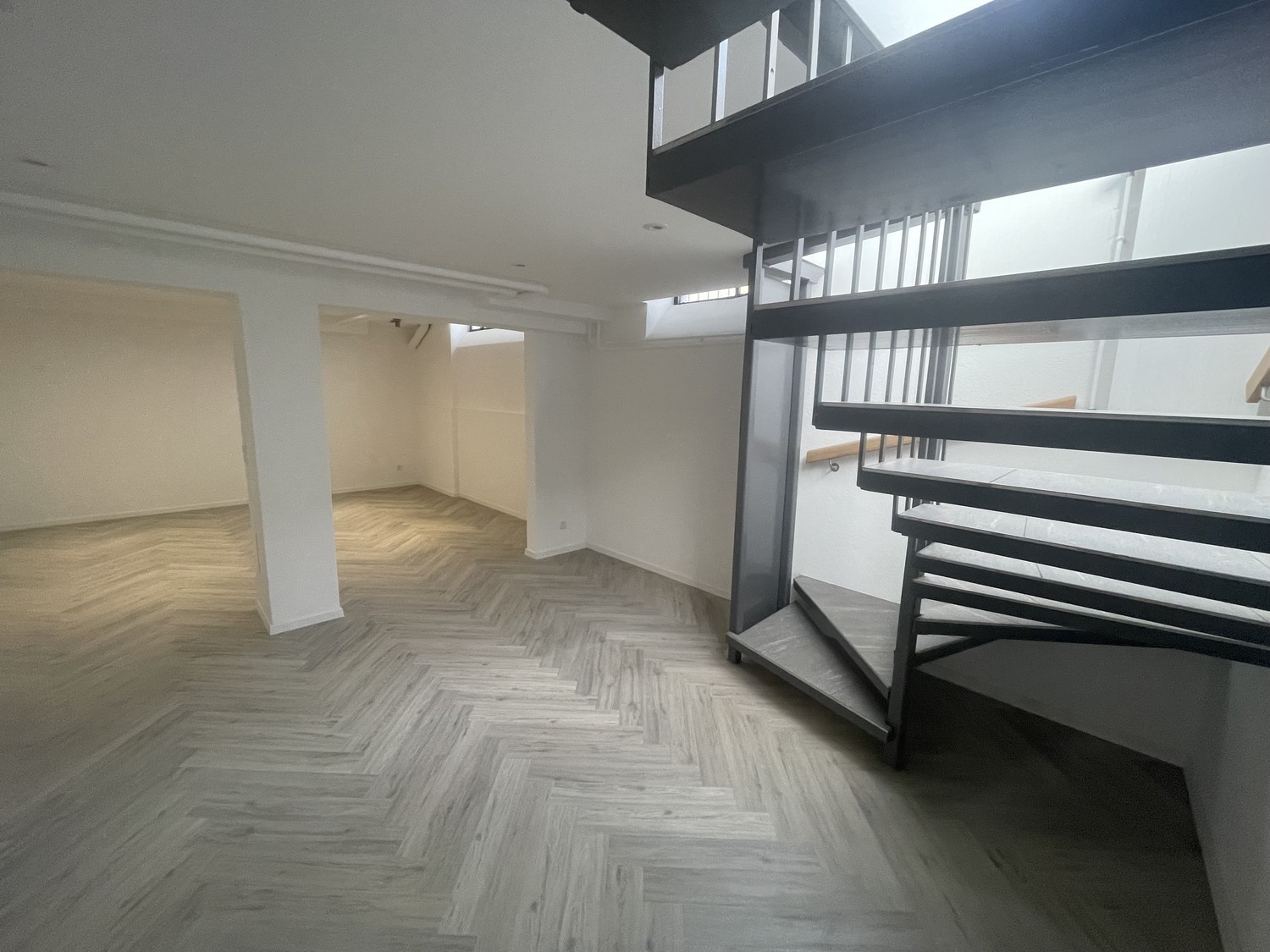 89m² commercial, photo 3 sur 7