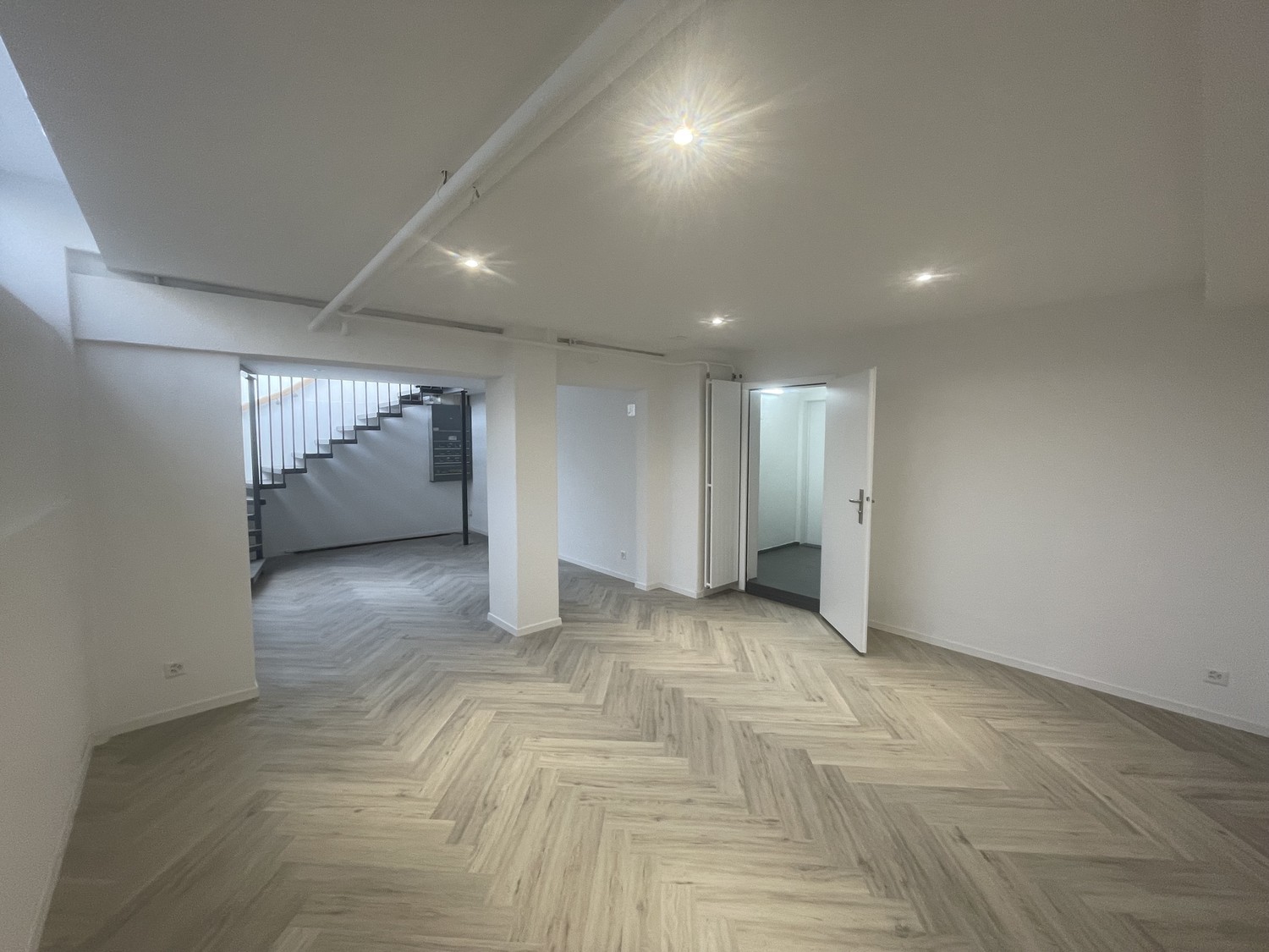89m² commercial, photo 6 sur 7