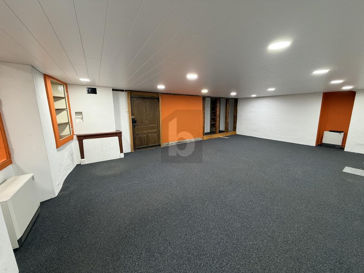 130m² office