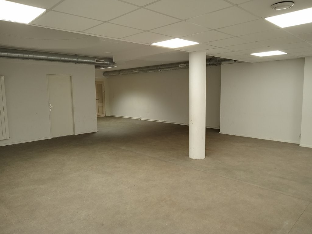 245m² office, photo 1 sur 10