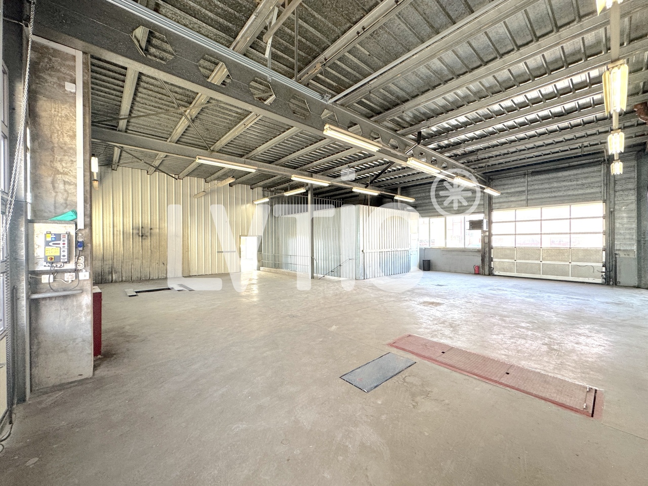 725m² industrial object, photo 3 sur 10