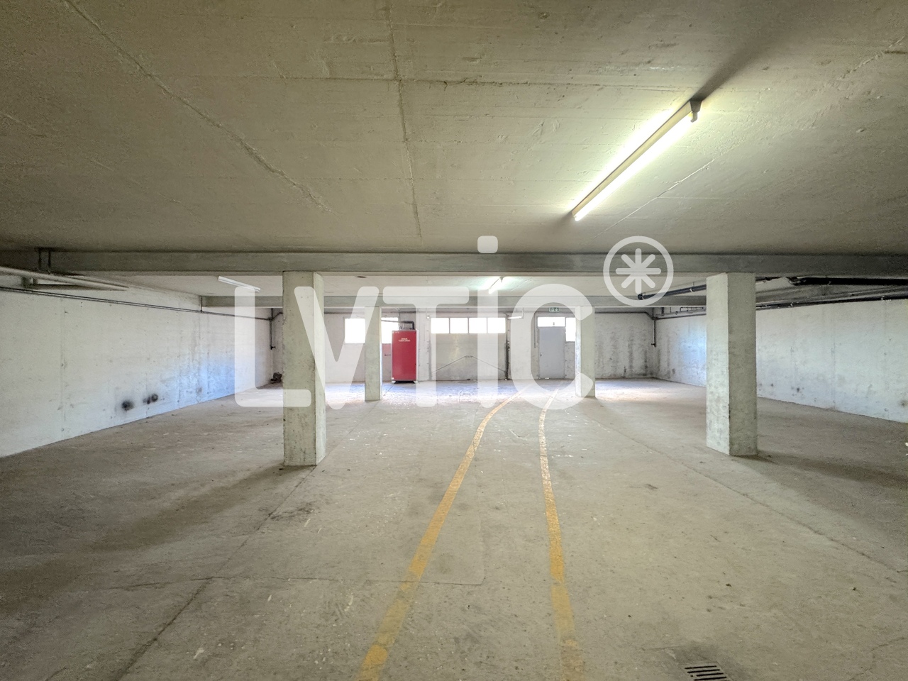 725m² industrial object, photo 6 sur 10