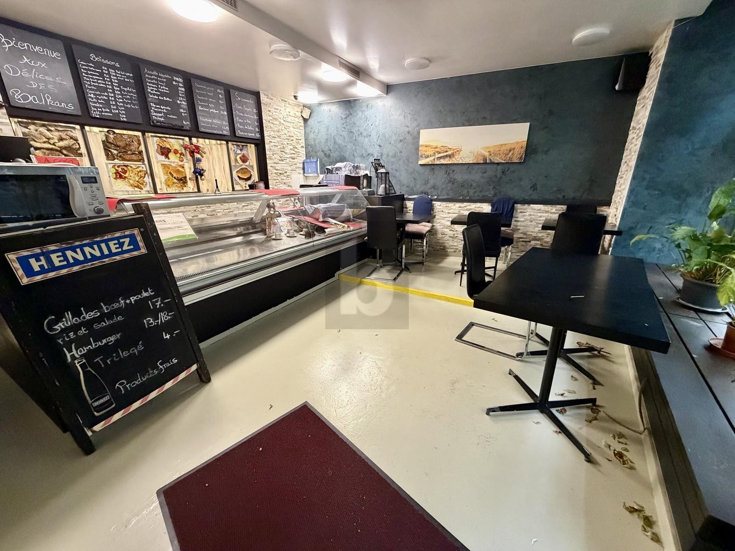 70m² shop, photo 1 sur 4