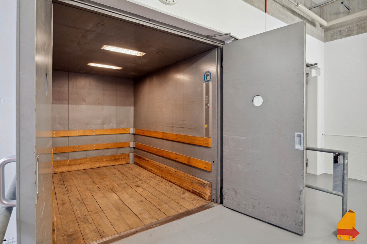 1260m² commercial, photo 7 sur 10