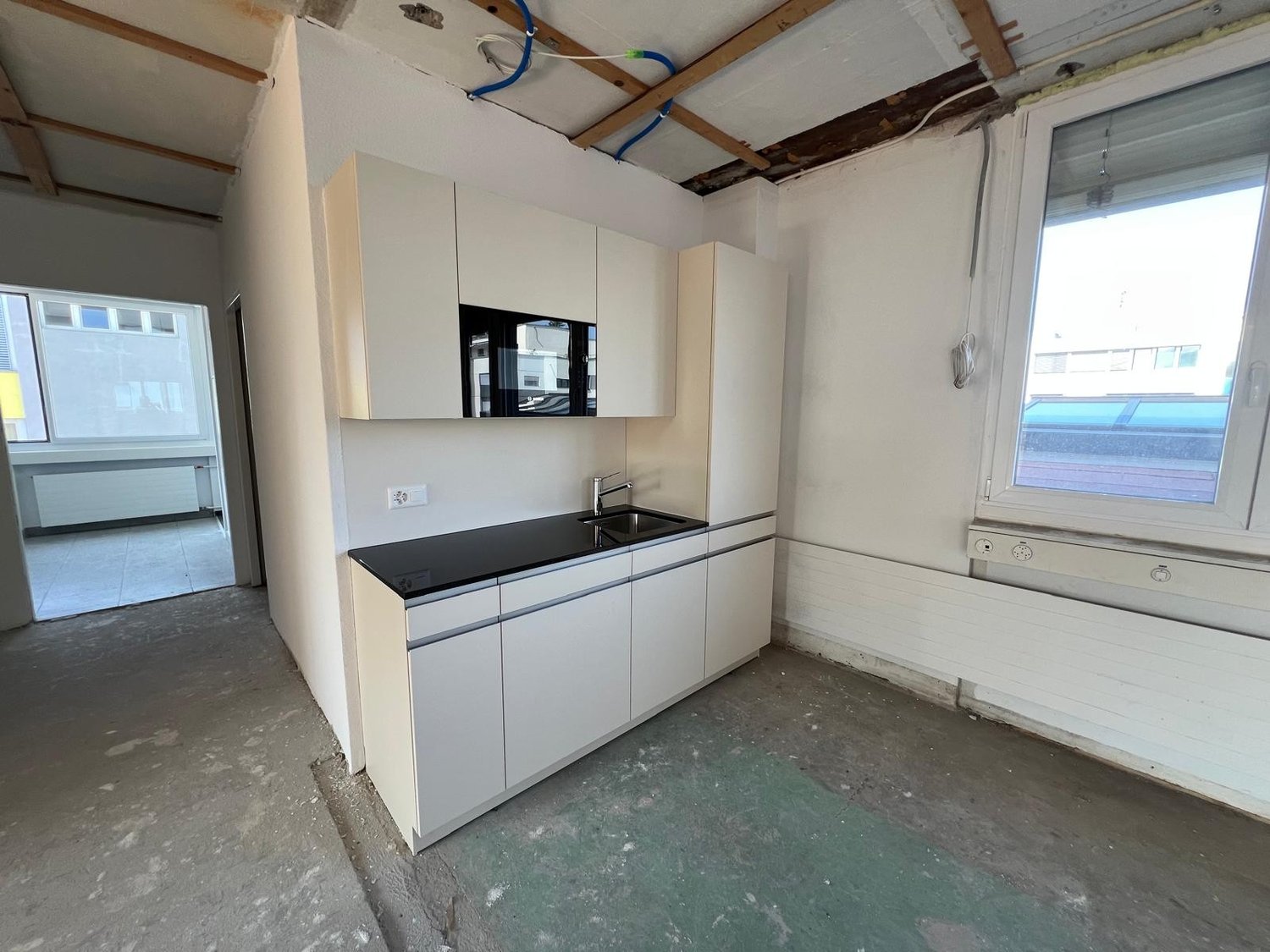 190m² office