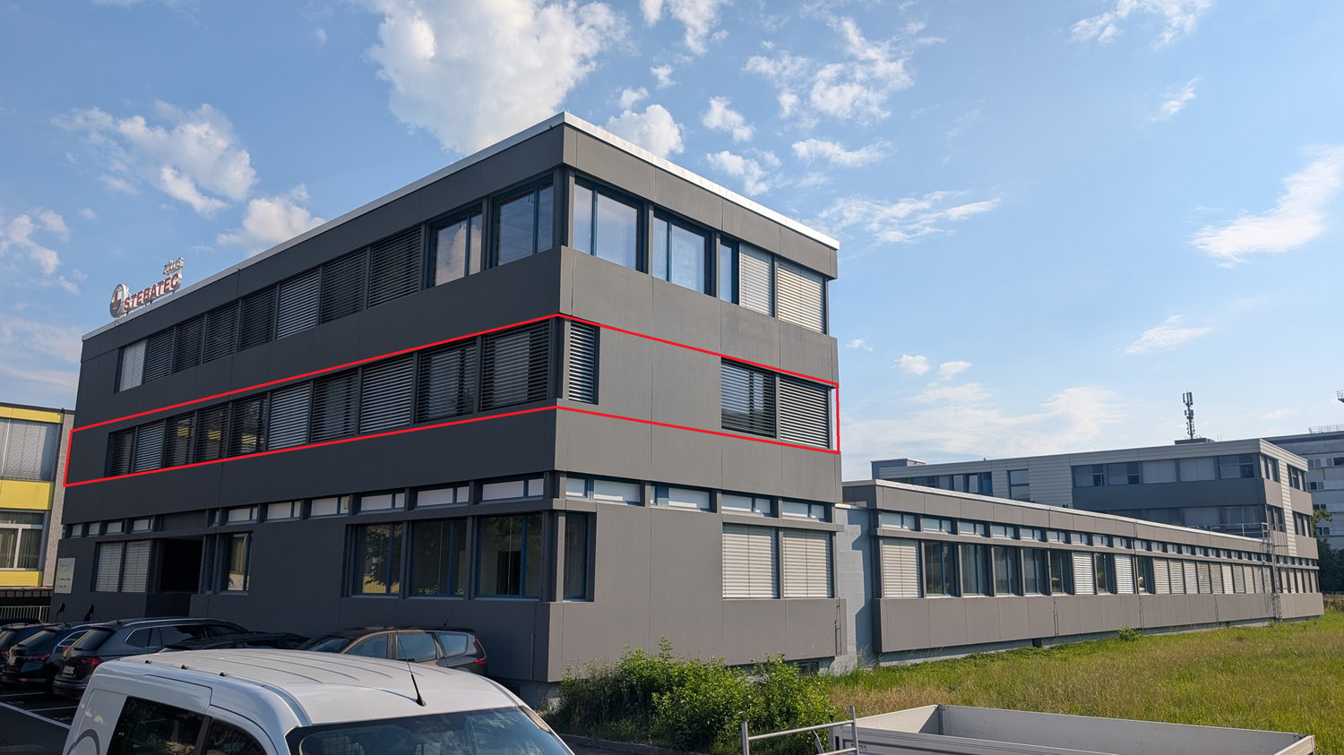 190m² office