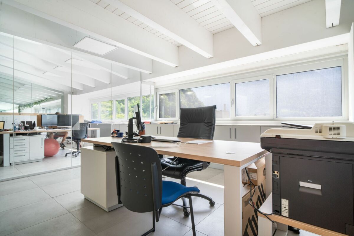 Bureau, photo 1 sur 4
