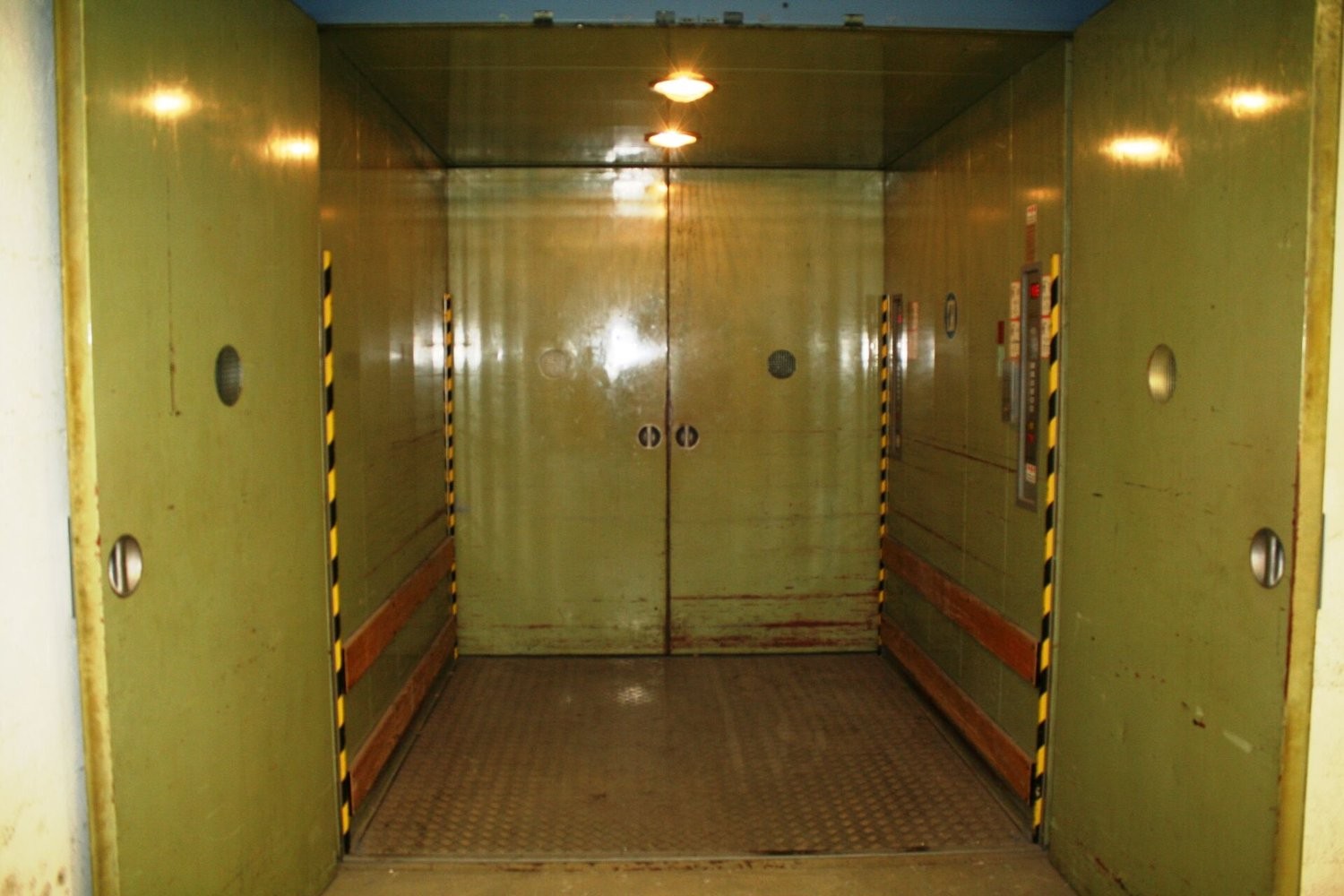 210m² commercial, photo 2 sur 7