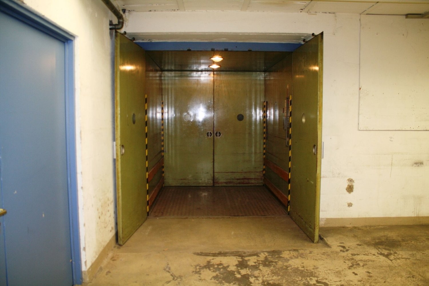210m² commercial, photo 1 sur 7