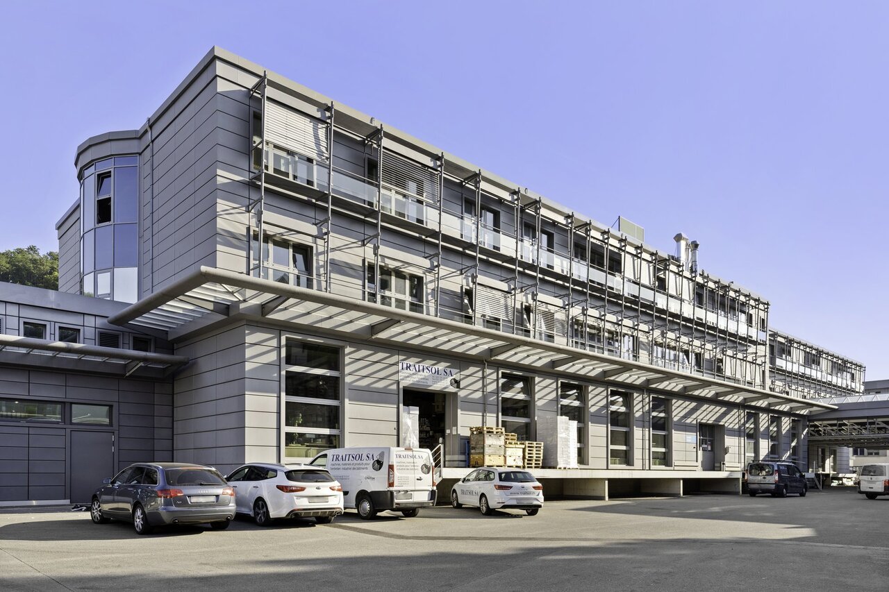 96m² office