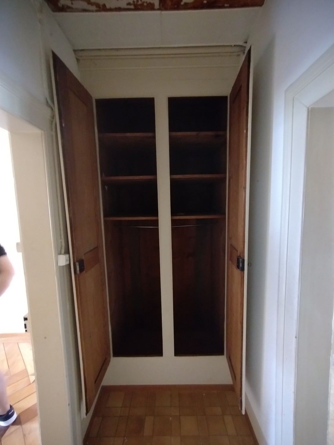 Chambre dans une colocation

Je loue une chambre dans un appartement de 3.5 pièces à l'emplacement génial au Schachen 12. Il s'agit d'une colocation de 2 personnes. Salle de bain avec baignoire.