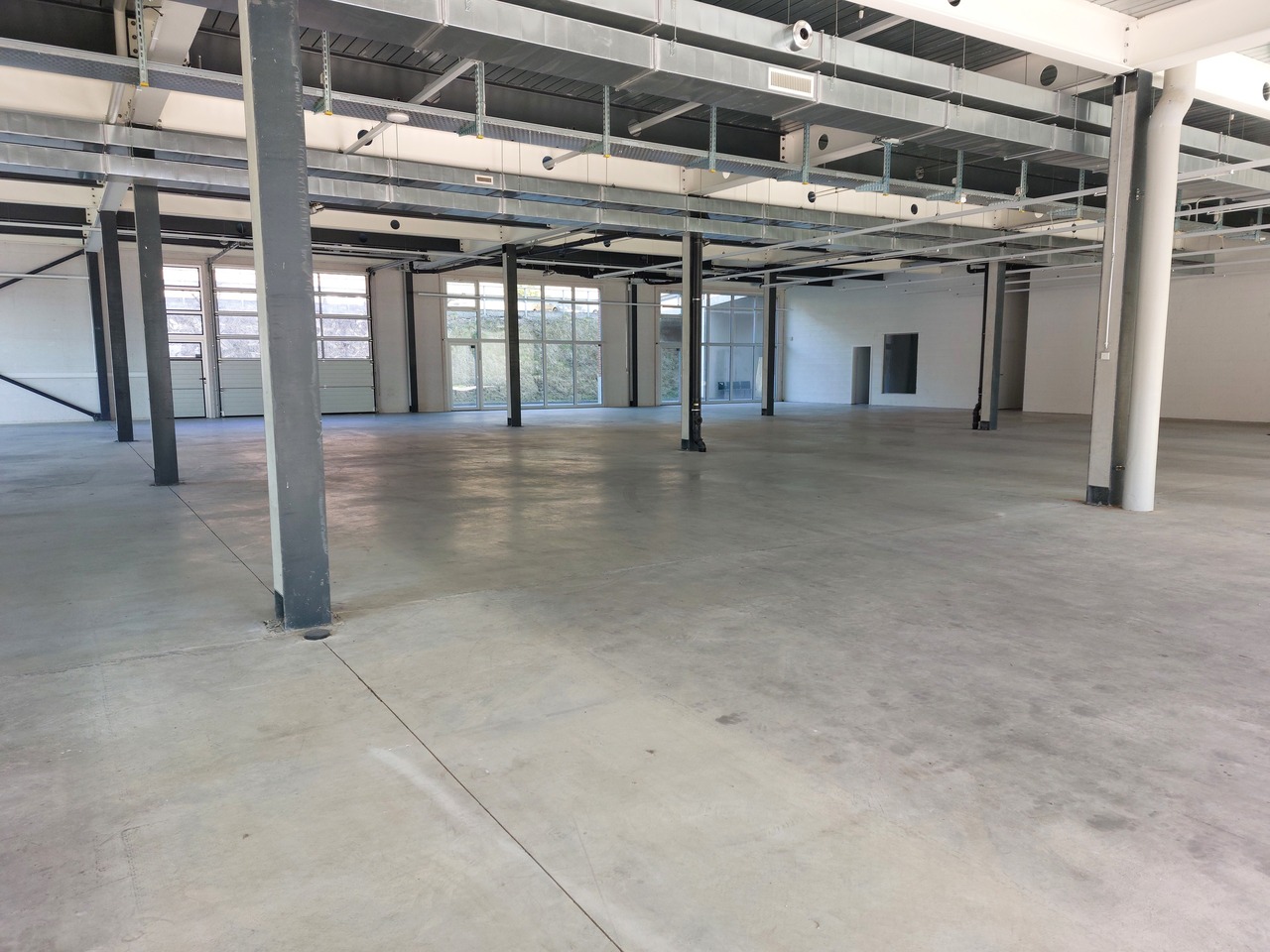 1176m² atelier, photo 1 sur 7