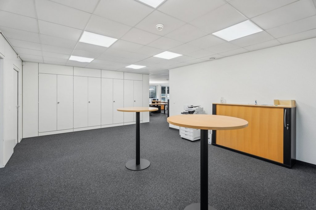 311m² office
