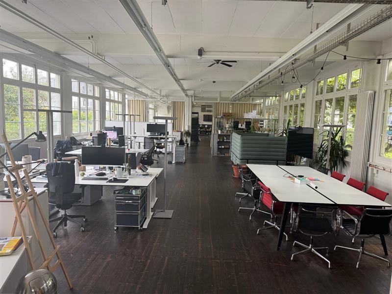 100m² office