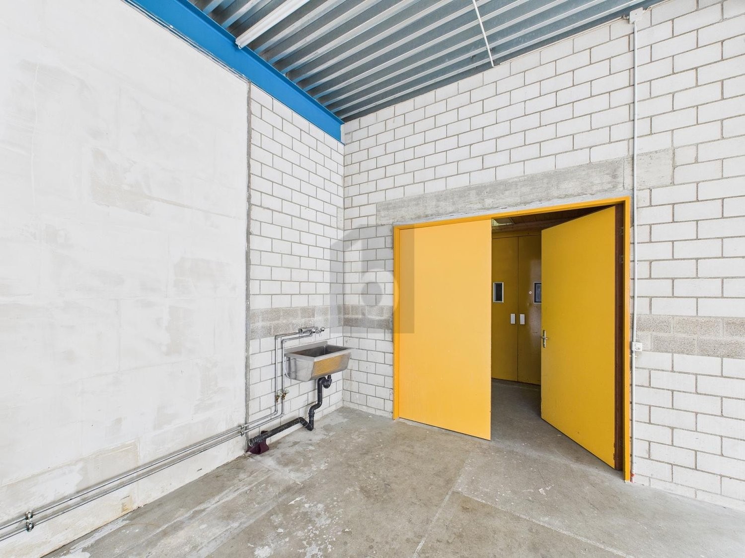 Local de stockage de 75m²