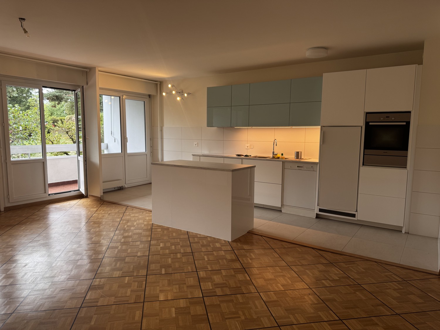 5 rooms apartment