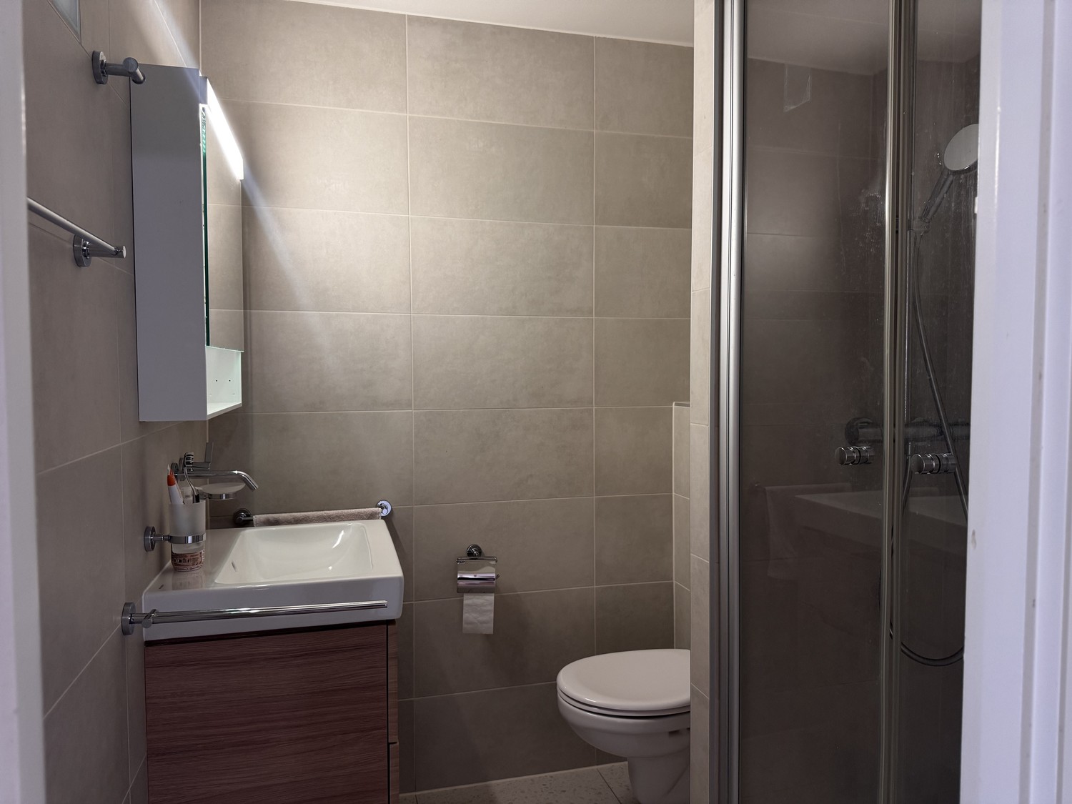 5 rooms apartment