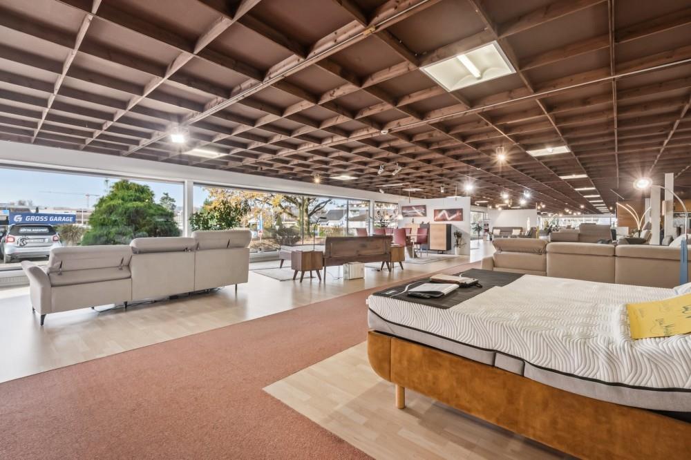 Magasin de 1000m², photo 2 sur 5