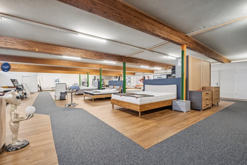 Magasin de 1000m², photo 4 sur 5