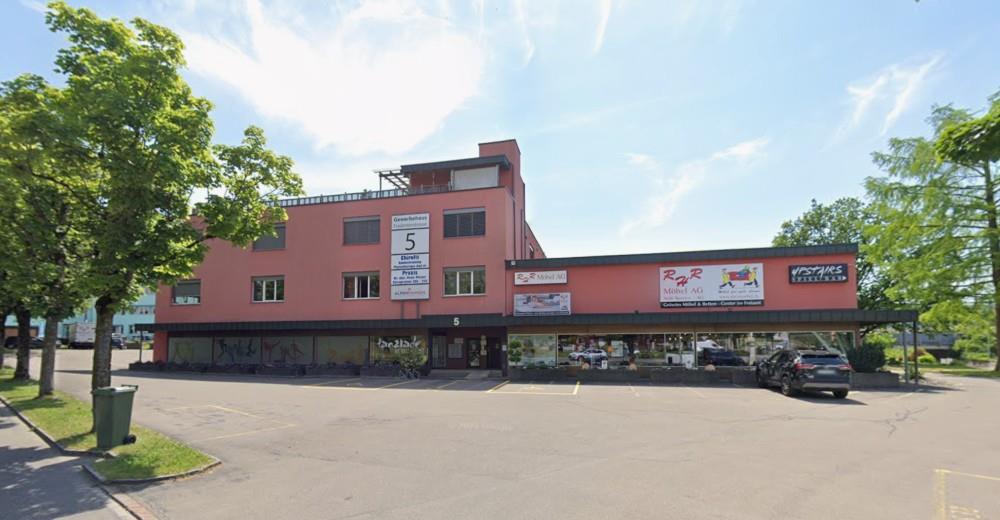Magasin de 1000m², photo 1 sur 5
