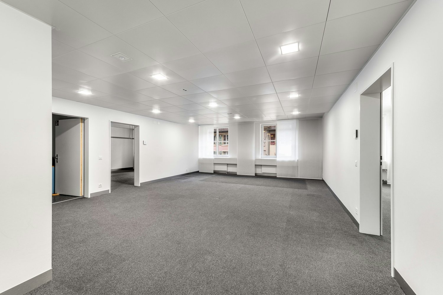 264m² bureau, photo 2 sur 10