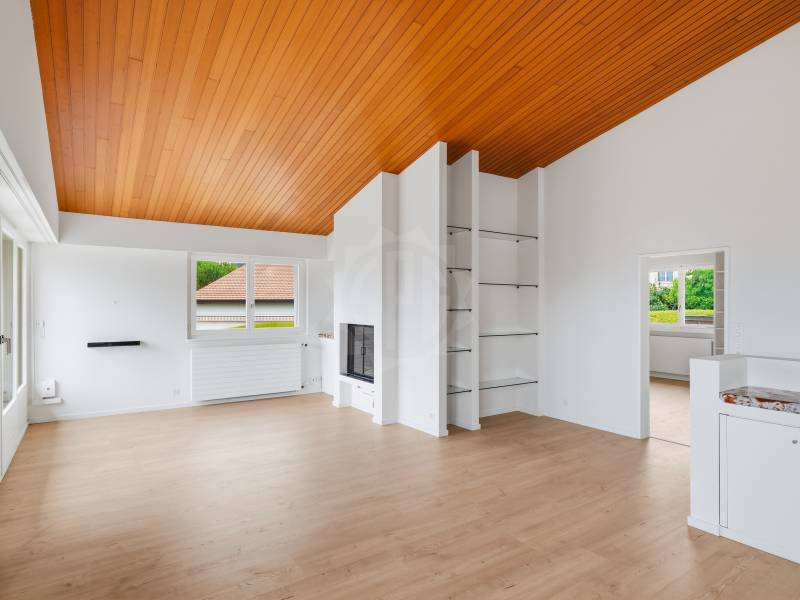 10 rooms single house