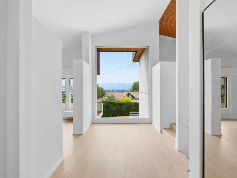 10 rooms single house