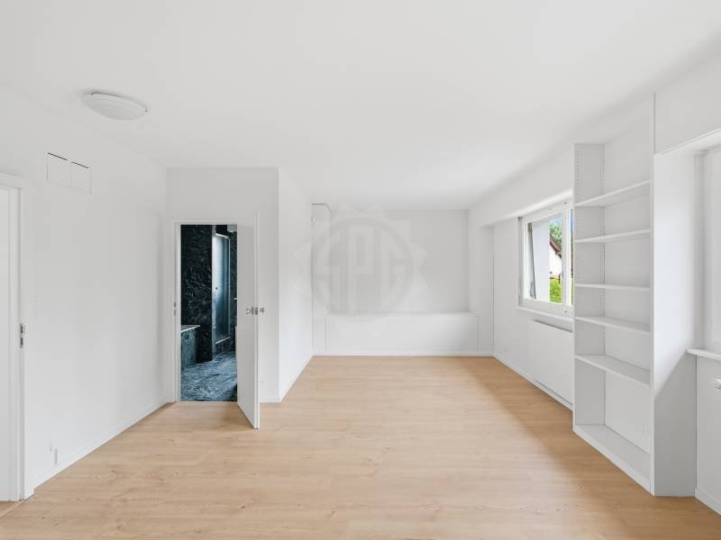 10 rooms single house