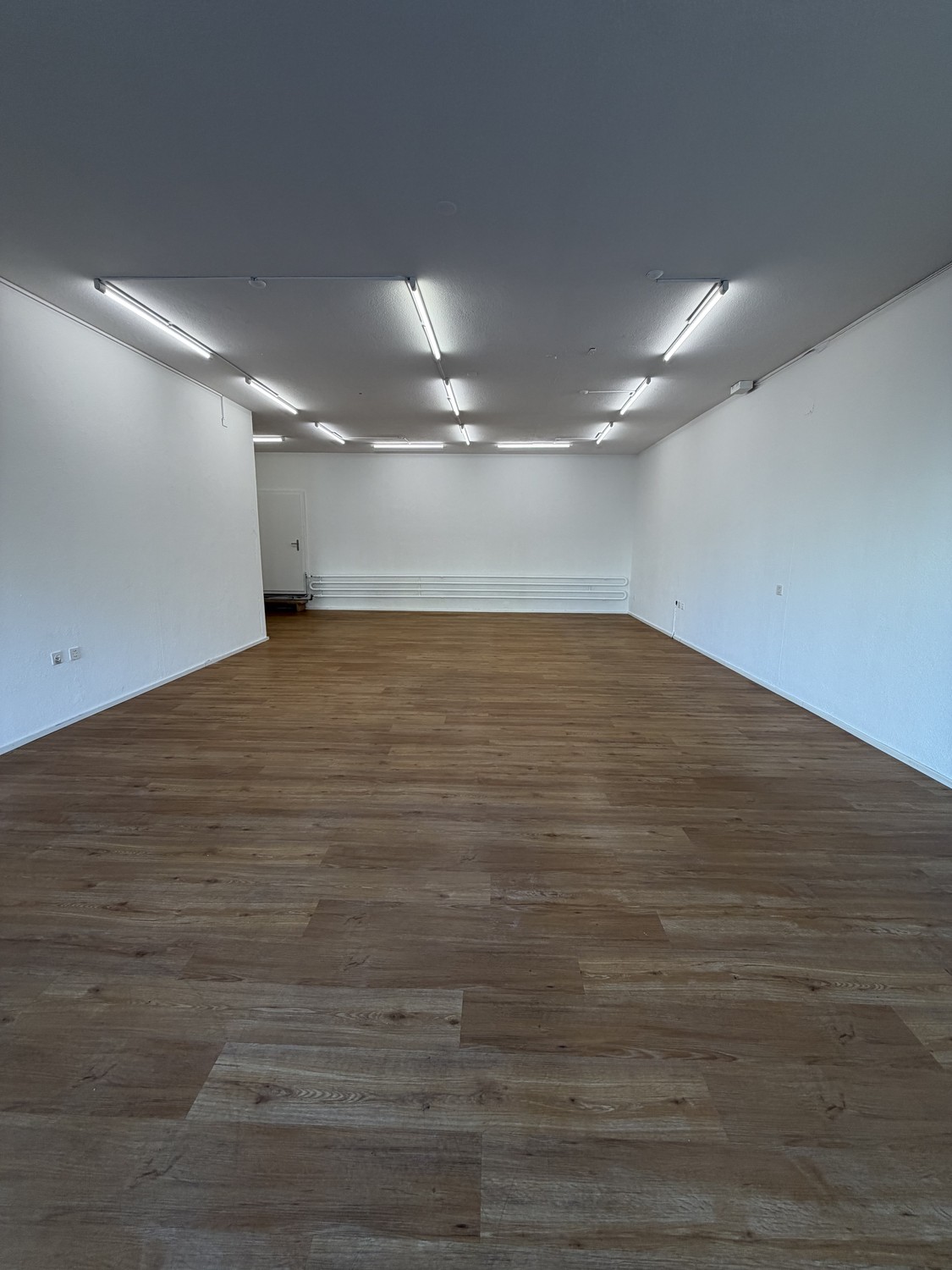 Magasin de 97m², photo 3 sur 10