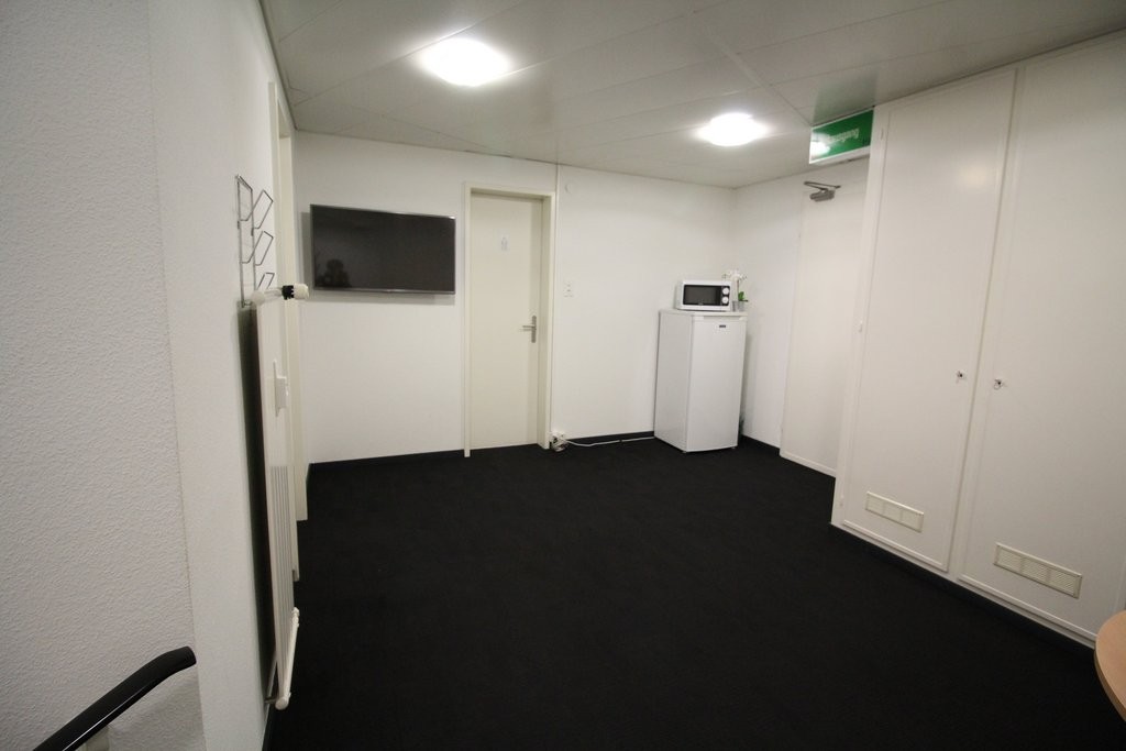33m² office