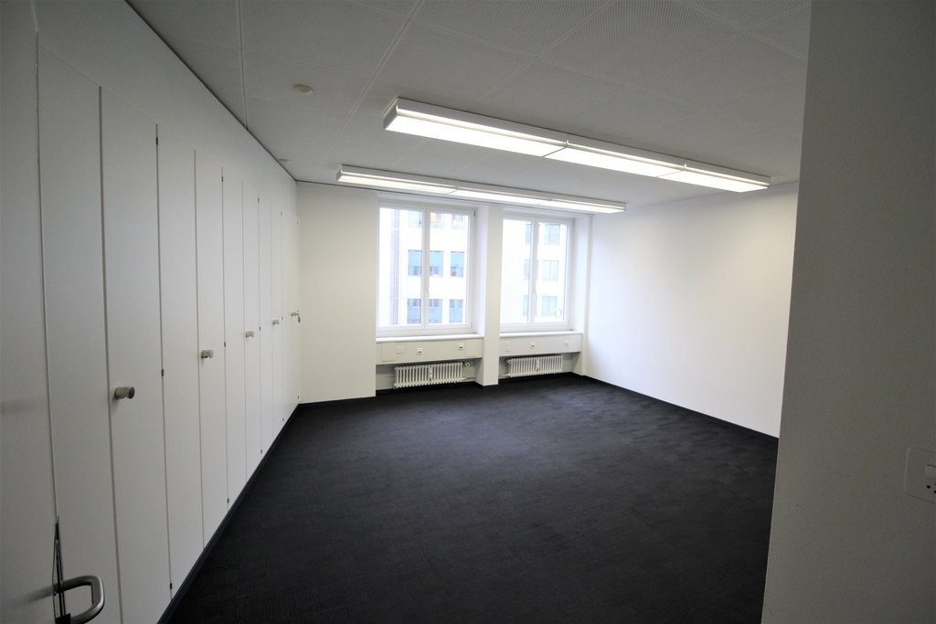 33m² office