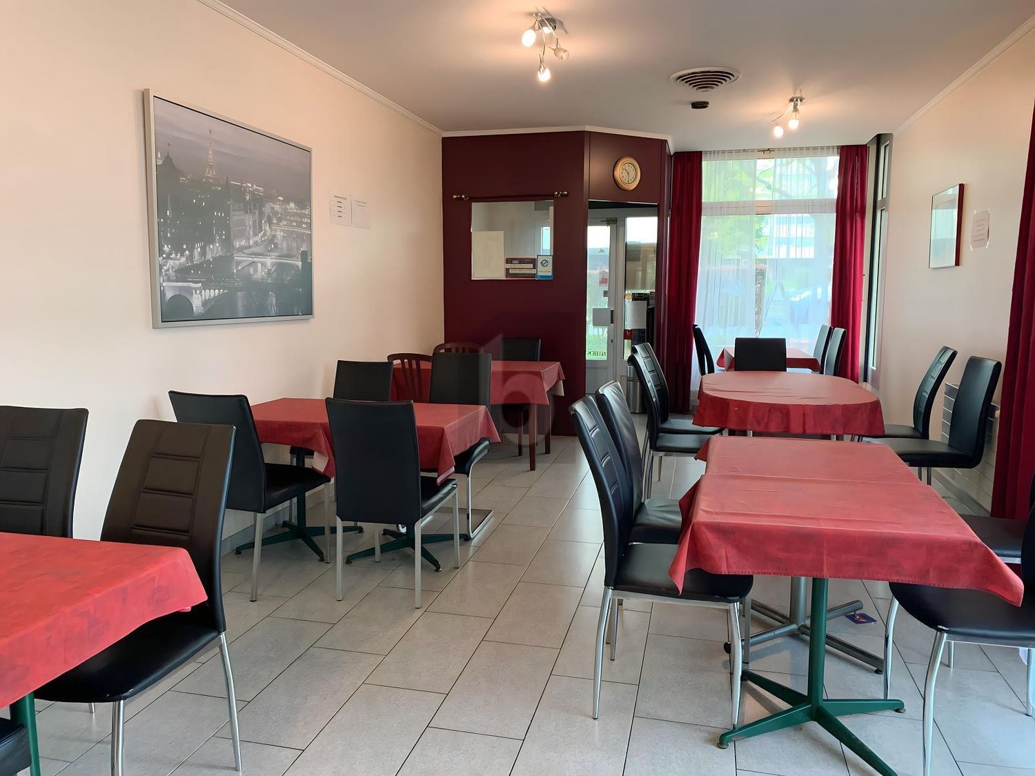 99m² restaurant