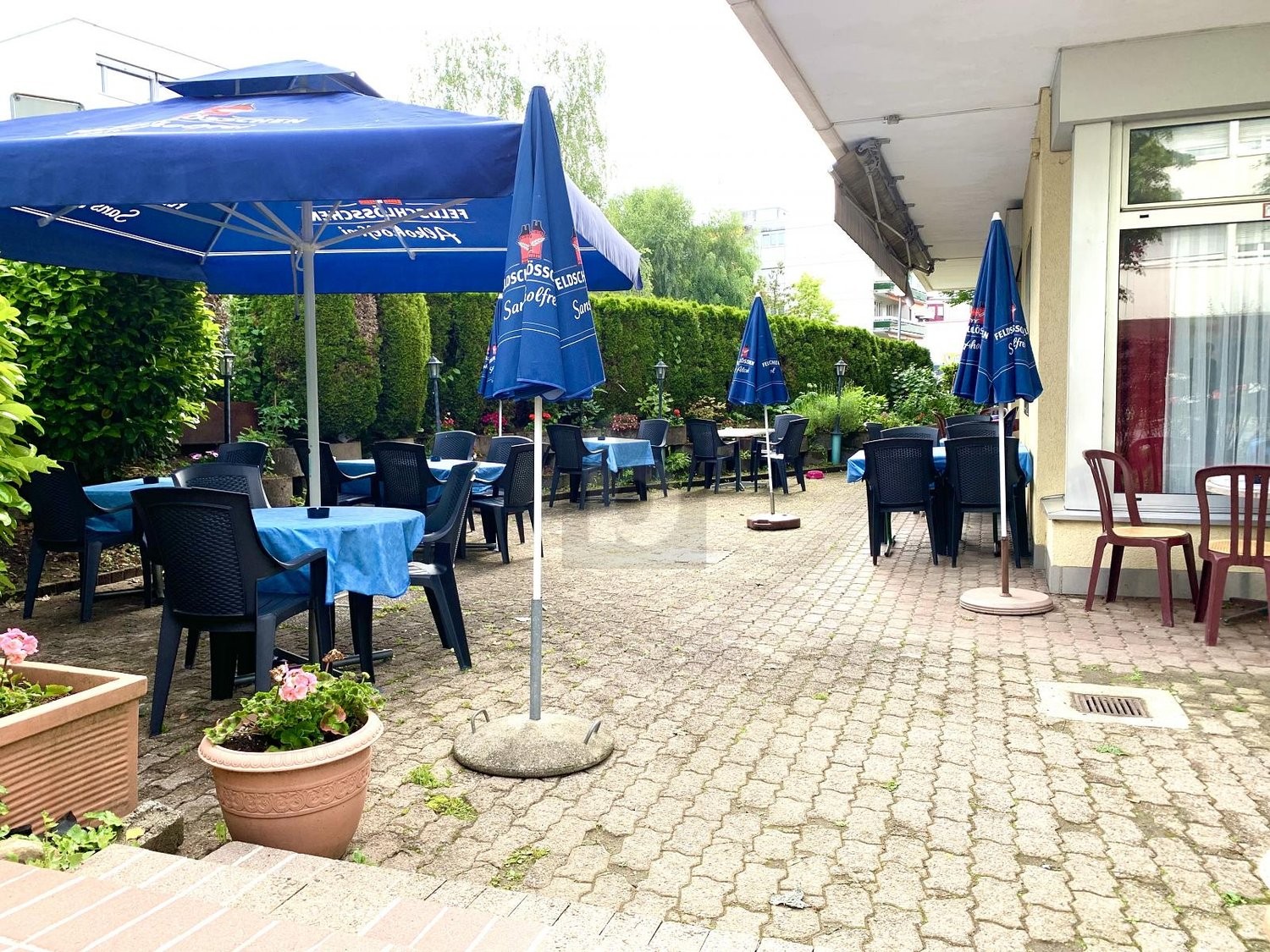 99m² restaurant